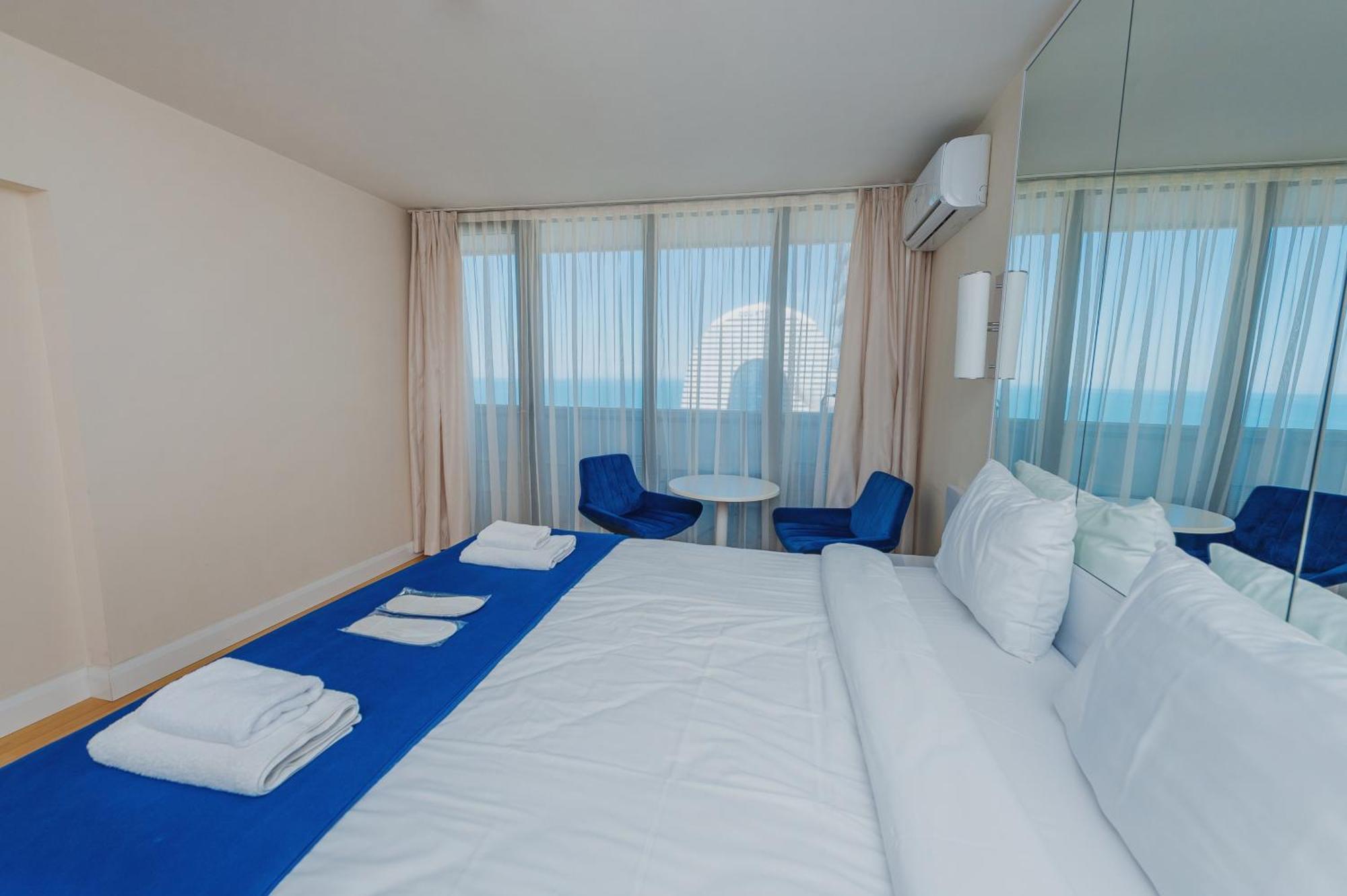 Orbi City Suite Batoumi Extérieur photo